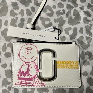 Marc Jacobs Charlie Brown key chain wallet